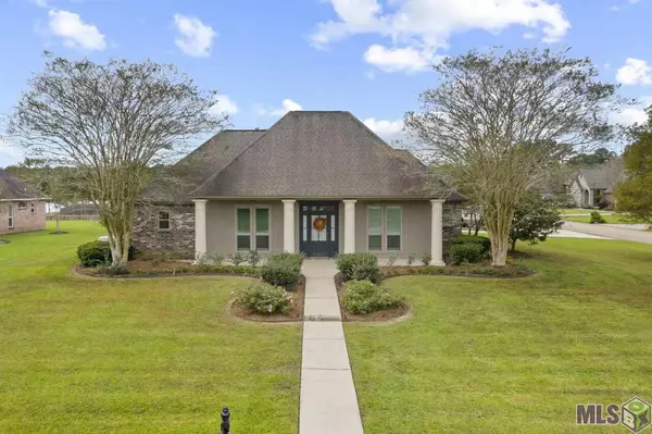 27871 Lakeshore Dr, Walker, LA 70785