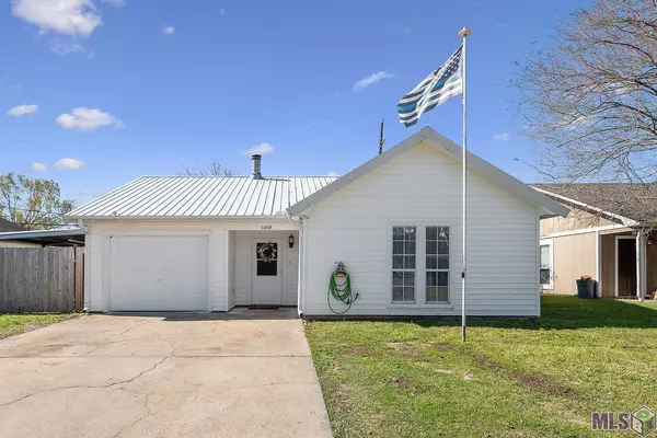 37439 E Hillside Dr, Prairieville, LA 70769