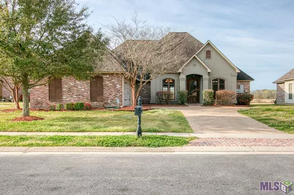 22433 Fairway View Dr, Zachary, LA 70791