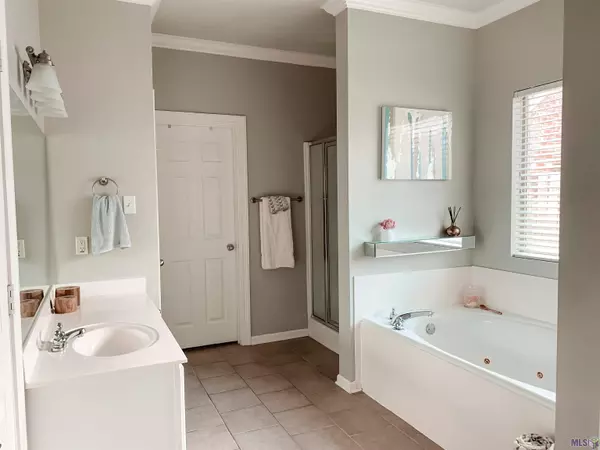 Prairieville, LA 70769,18164 Lake Harbour Ave