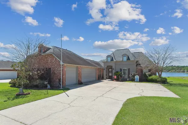 32819 Fox Run Dr, Walker, LA 70785