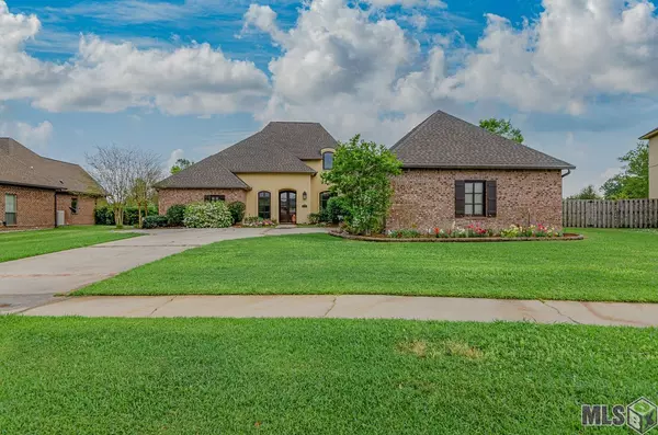 18643 Lake Harbor Ln, Prairieville, LA 70769