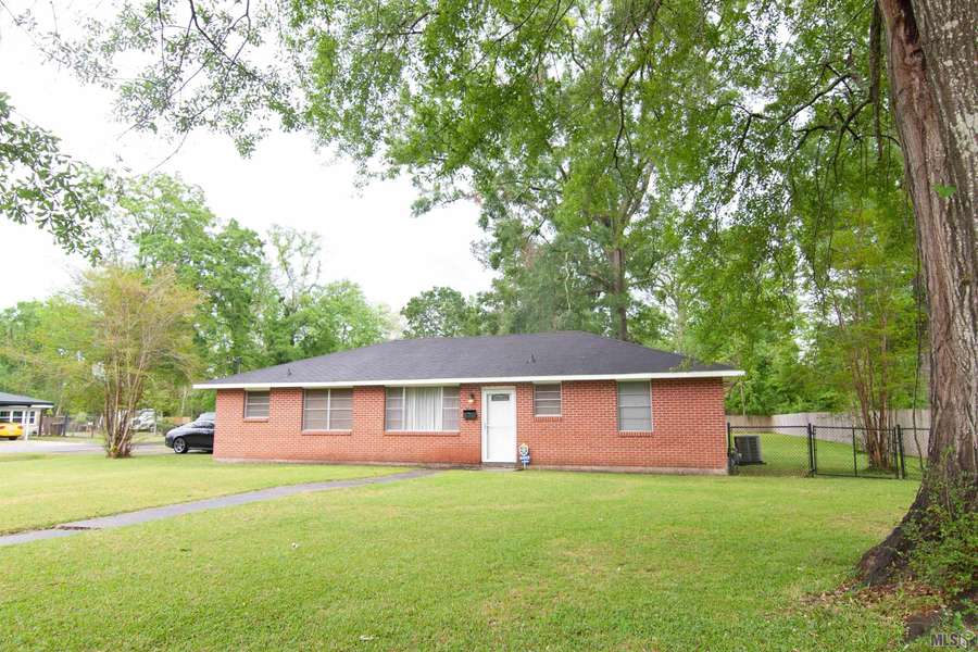 10462 Tams Dr, Baton Rouge, LA 70815