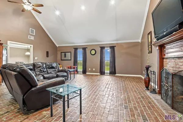 Port Allen, LA 70767,6806 Section Rd