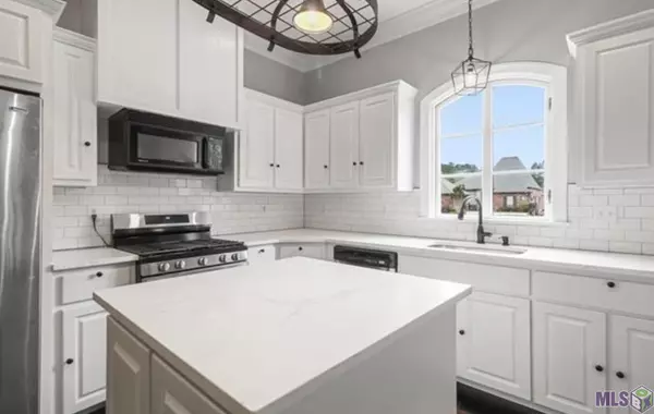 30475 Trace Ln, Walker, LA 70785