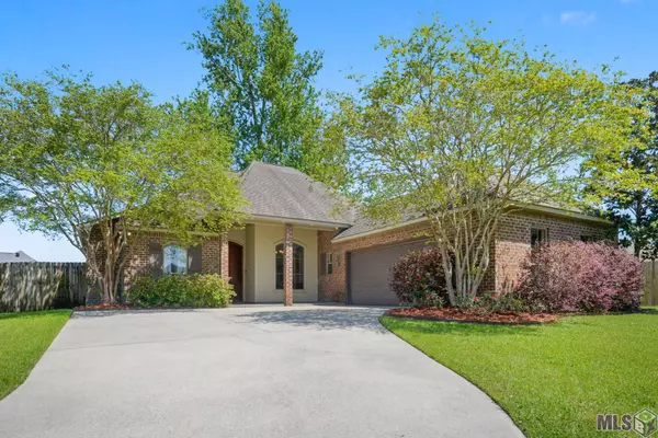 39078 Corinne Cir, Prairieville, LA 70769