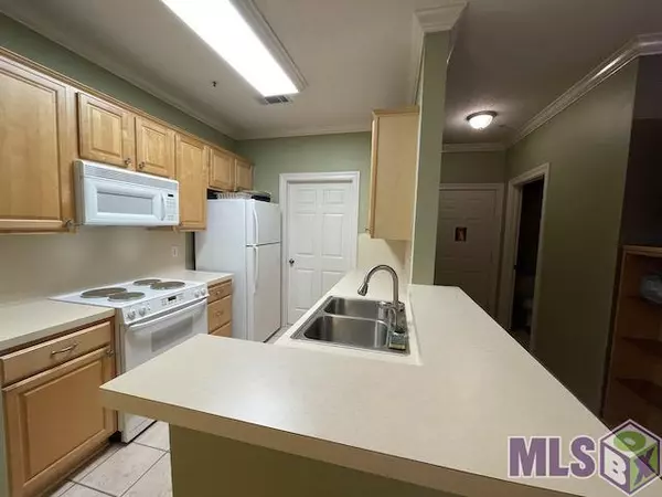 12430 River Highlands ##Q, St Amant, LA 70774