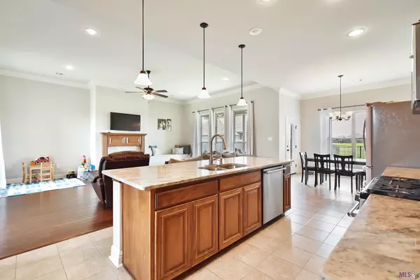 6317 Union Dr, Addis, LA 70710