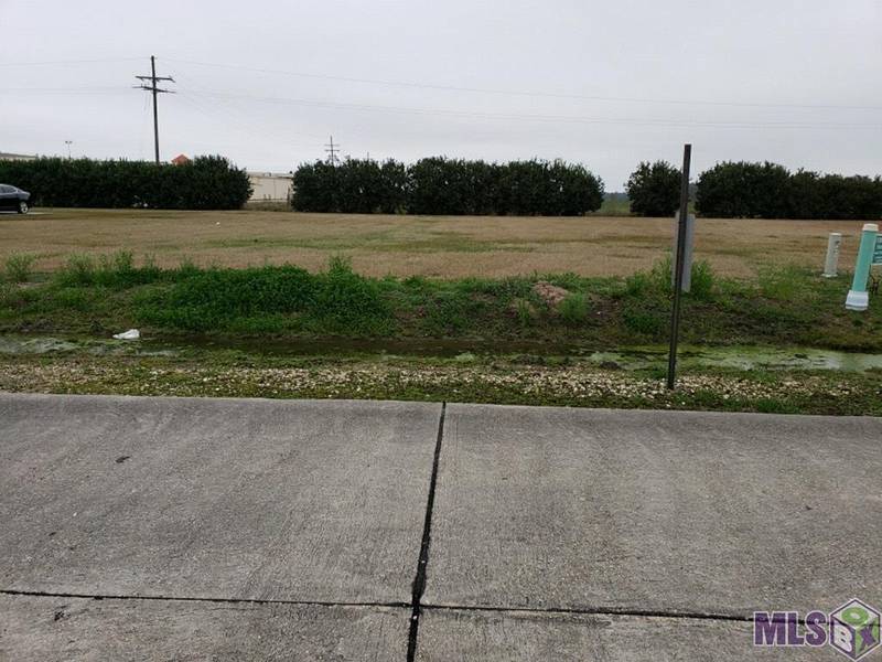 Lillian Dr, Plattenville, LA 70393