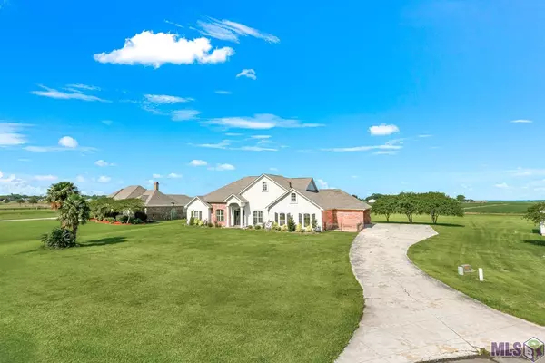 130 Jalyn Ln, Port Allen, LA 70767