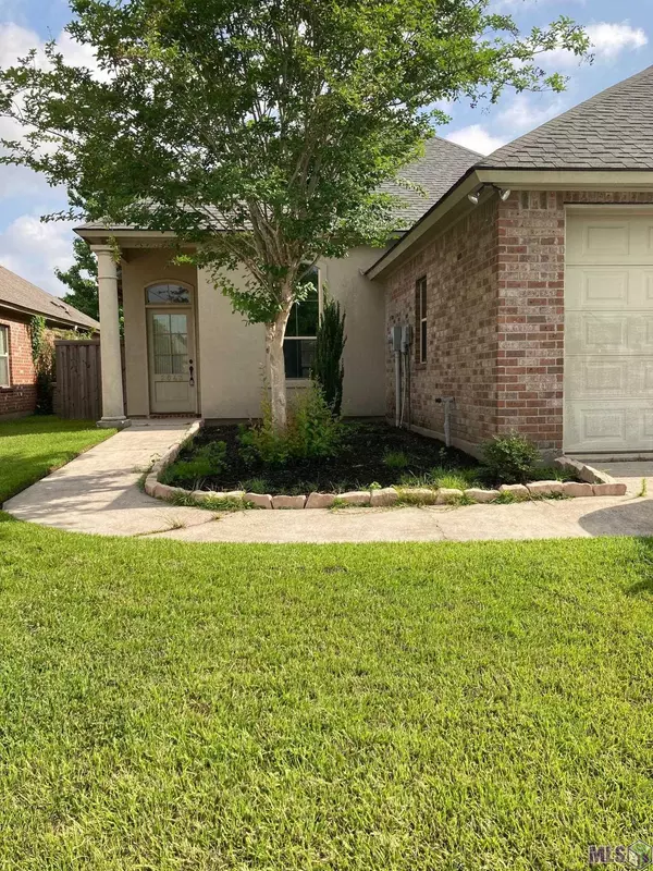 2643 Middle Towne Rd, Zachary, LA 70791