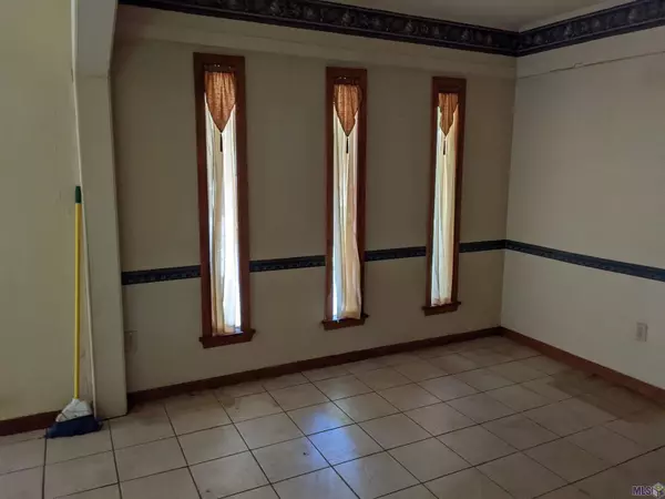 Baton Rouge, LA 70810,1248 Village Park