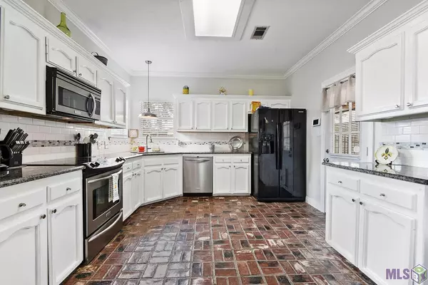 Prairieville, LA 70769,17035 Fountainbleau Dr