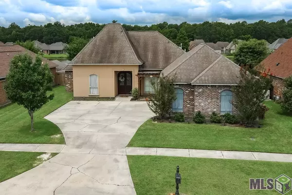 34171 Spring Lake Dr, Walker, LA 70785