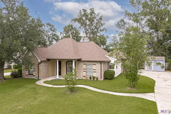 17390 E Autumn Dr, Prairieville, LA 70769