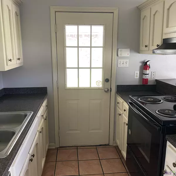 Walker, LA 70785,13925 J R Dr