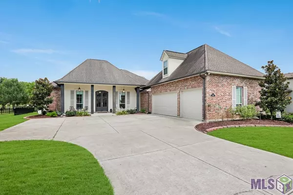 6222 Royal Palms Ct, Gonzales, LA 70737