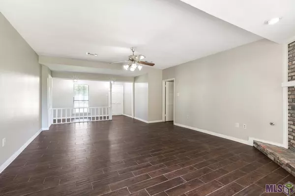 Baton Rouge, LA 70816,15434 Banyanwood Ave