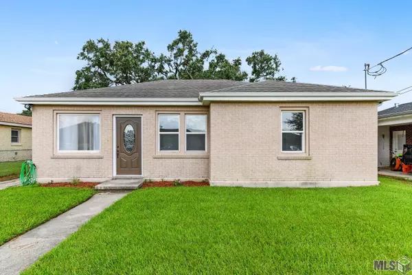 1305 Camille St, Chalmette, LA 70043