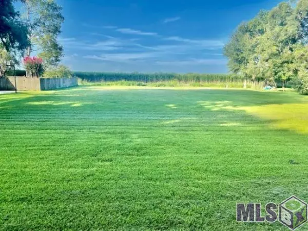 Brusly, LA 70719,2811 Live Oak Dr