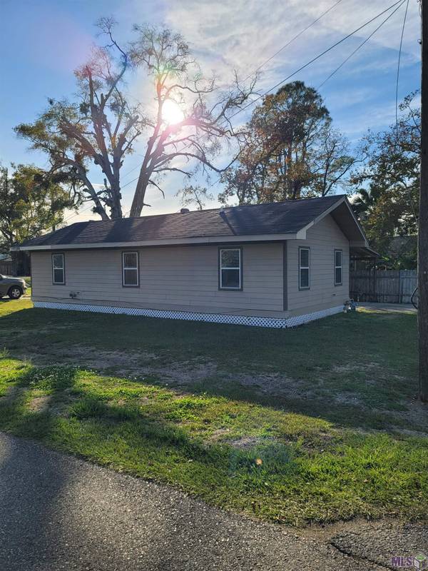 107 N Francis Ave, Gonzales, LA 70737