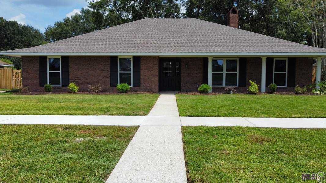 1557 Pelham Dr, Baton Rouge, LA 70815