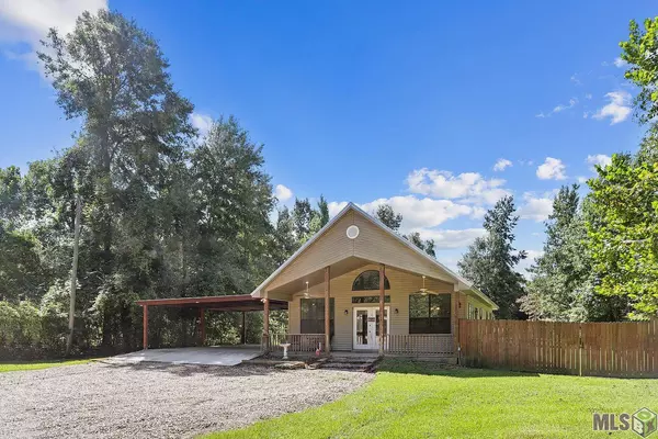 9585 Tunica Trace, St Francisville, LA 70775