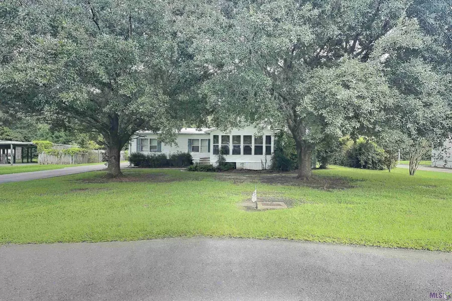 8346 Annie Oak Dr, Sorrento, LA 70778