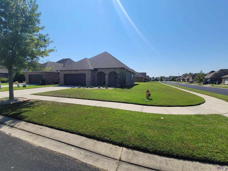 42329 Yellowstone Ave, Prairieville, LA 70769