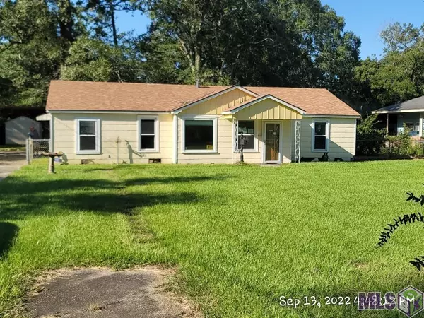 10587 White Oak Dr, Baton Rouge, LA 70815