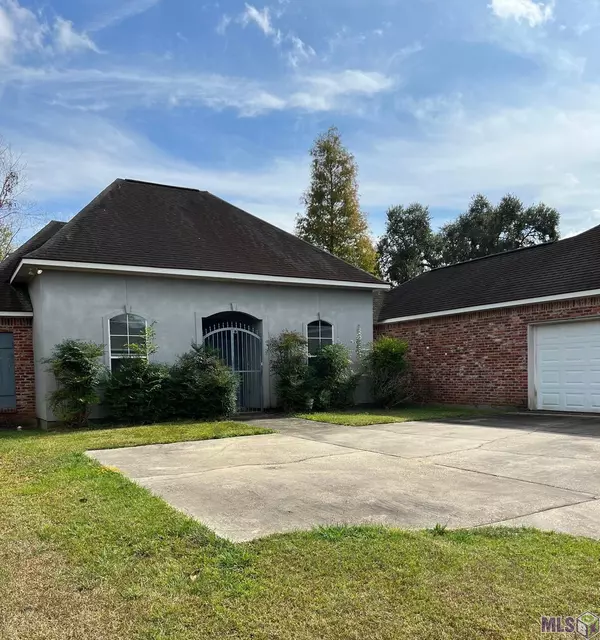 Baton Rouge, LA 70808,230 E Woodgate Ct