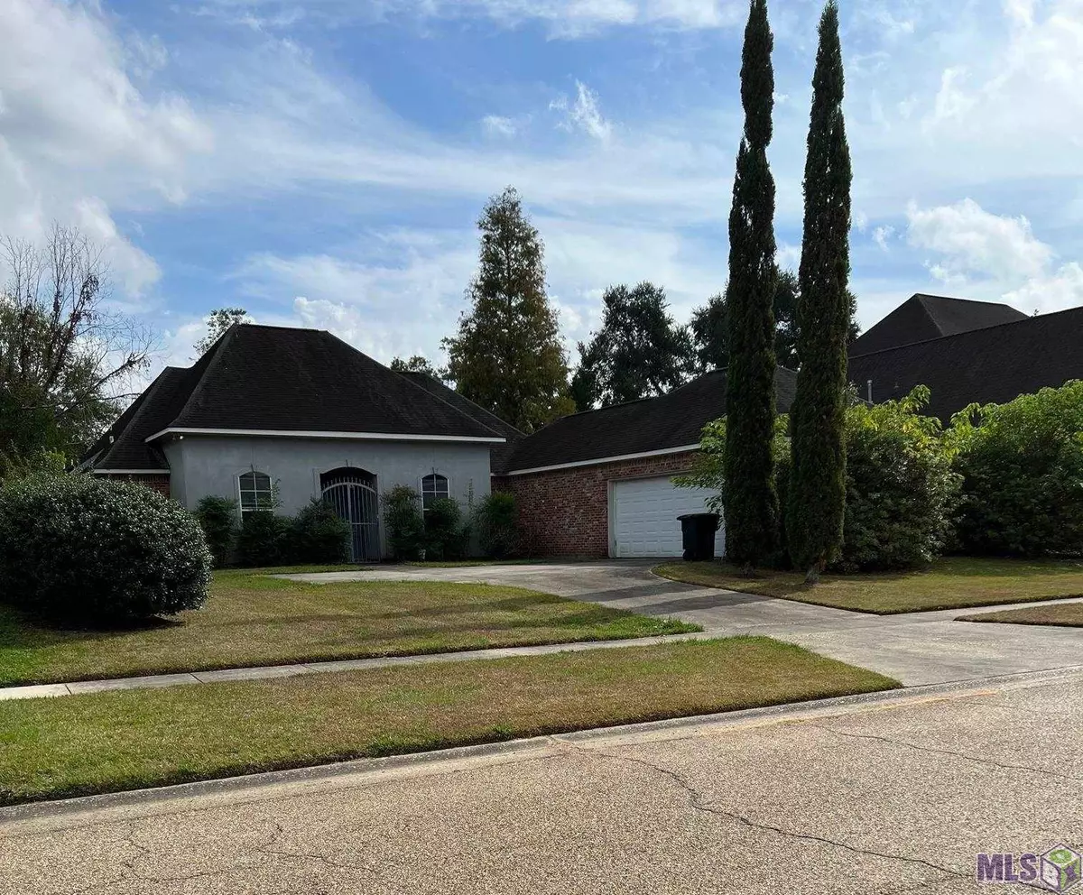 Baton Rouge, LA 70808,230 E Woodgate Ct