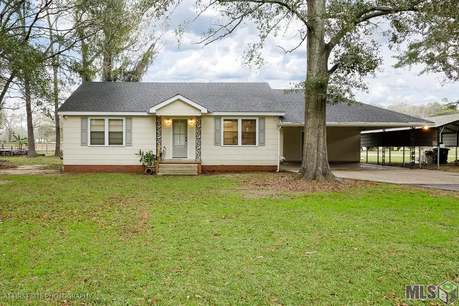 10323 Mccullough Rd, Zachary, LA 70791