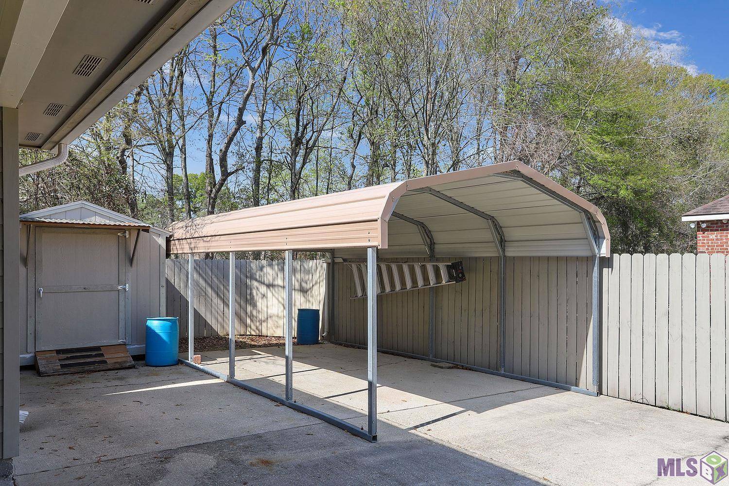 Denham Springs, LA 70726,2033 Falconcrest St