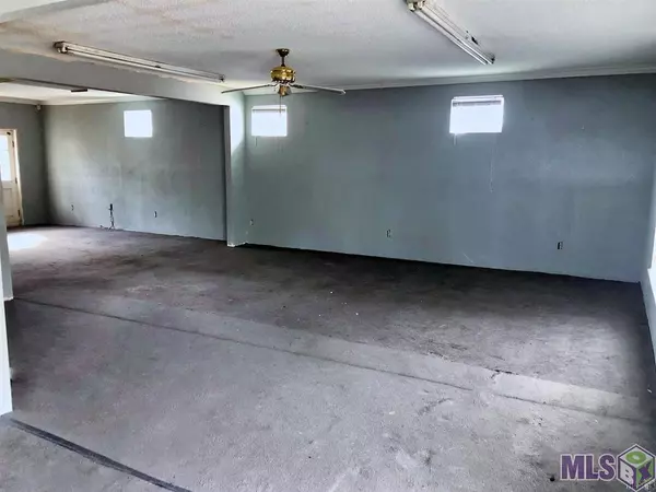 Baker, LA 70714,5120 Groom Rd