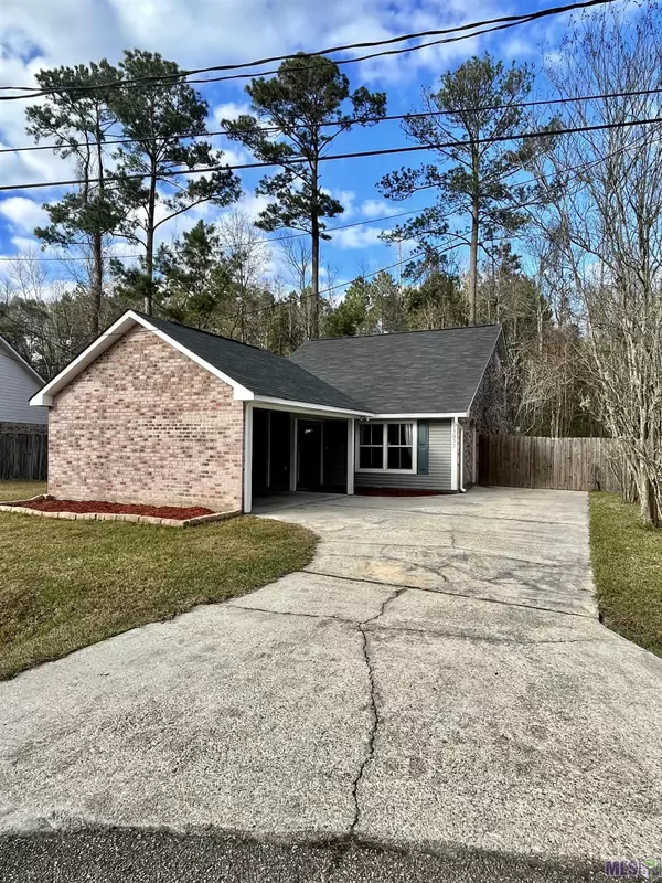 13933 J R Dr, Walker, LA 70785