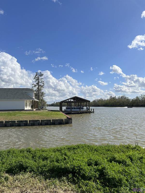 100 Michel Rd, Pierre Part, LA 70339