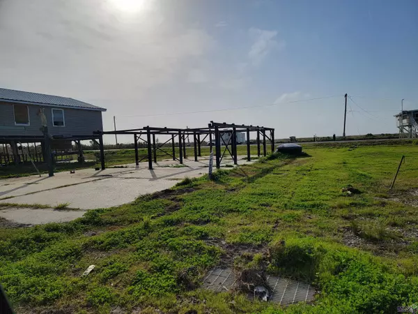 7322 Breakwater Dr, Chauvin, LA 70344