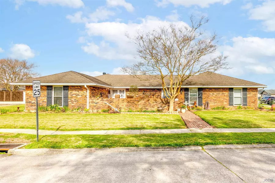 929 Eagle Dr, Houma, LA 70364