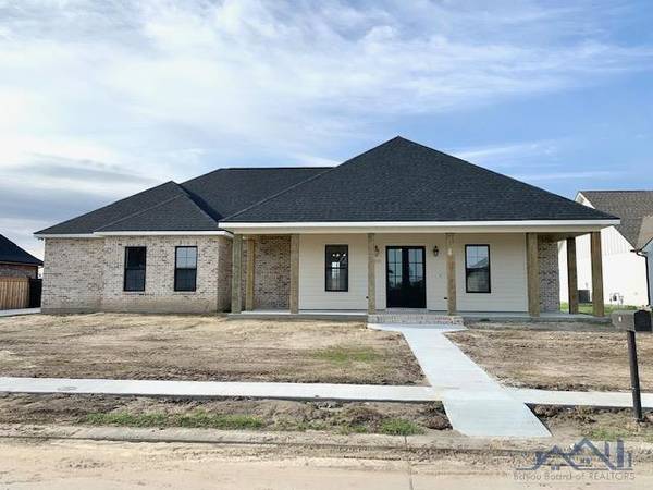 111 Farmington Court,  Houma,  LA 70364