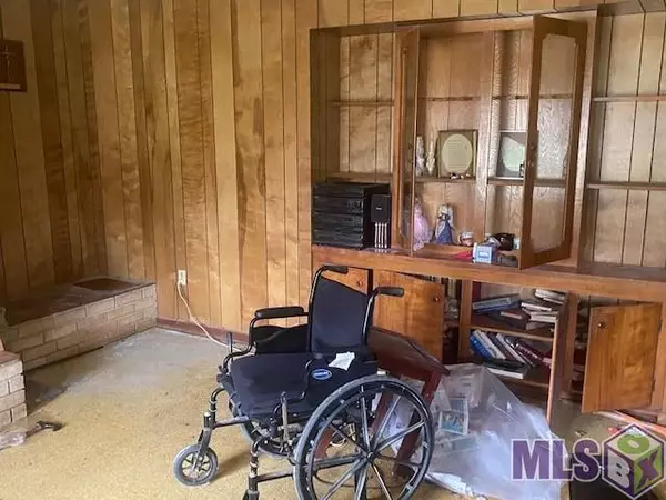 Walker, LA 70785,33110 Cane Market Rd