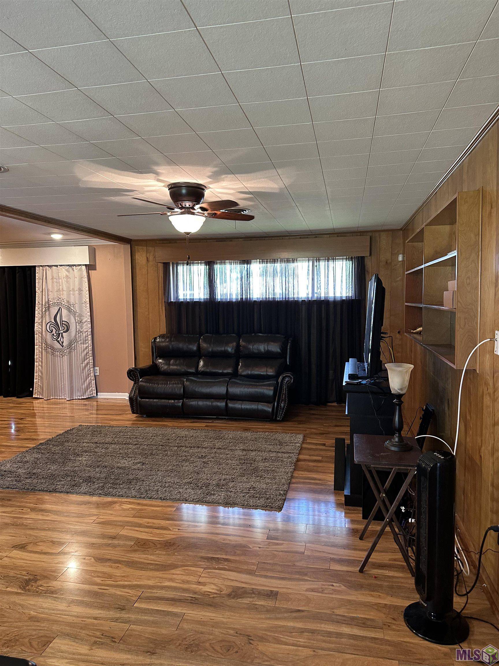 Baton Rouge, LA 70806,8215 Harry Dr