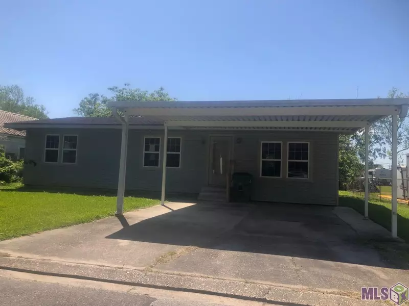 57915 Trosclair St, Plaquemine, LA 70764