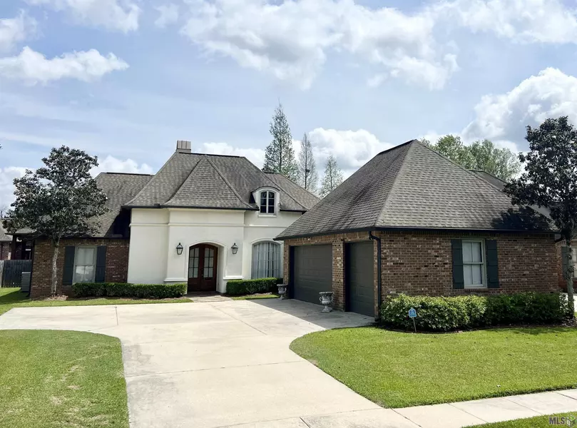 280 S South Club Ave, St Gabriel, LA 70776