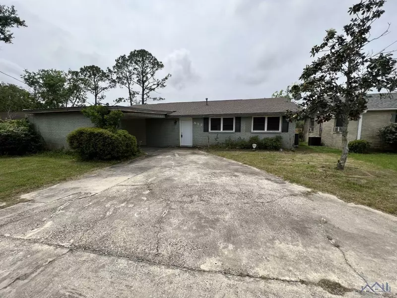 517 Paris Ln, Houma, LA 70363