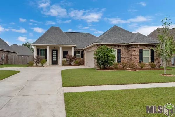 18076 Old Trail Dr, Prairieville, LA 70769