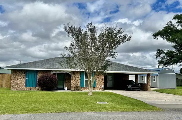 118 Laris Dr, Raceland, LA 70394