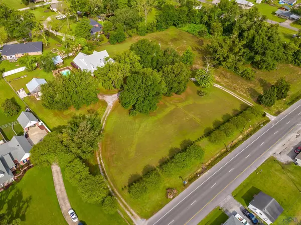 Schriever, LA 70395,2014 West Main Street