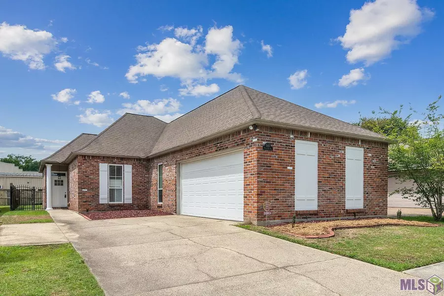 3983 Water Oak Dr, Zachary, LA 70791