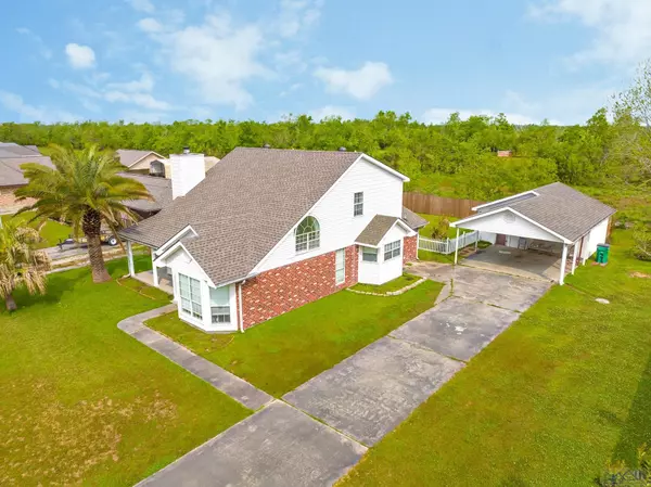 212 Country Village Drive, Raceland, LA 70394